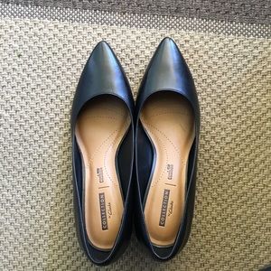 Clarks Crewso Wick pumps black kitten heels